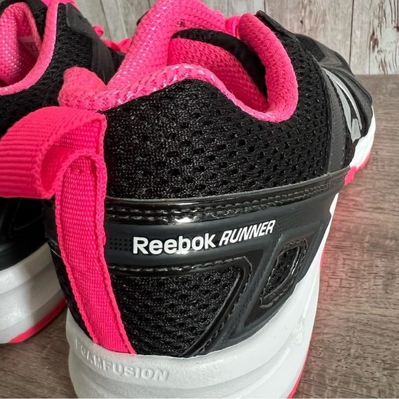 Reebok Women's Black and Pink Running Shoes 7 - Picture 7 of 9